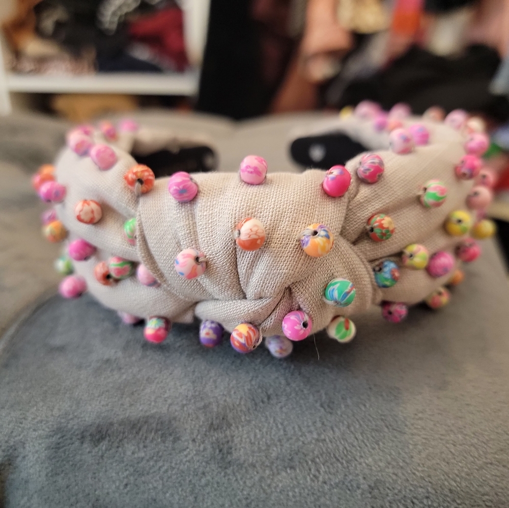 NEW! Lele Sadoughi grey Millifiori Headband